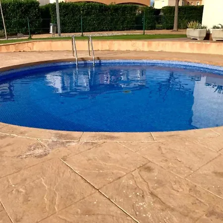 Apartment Con Patio Privado, Piscina Comunitaria Y Parking En Miami Playa - Es-9-169 *