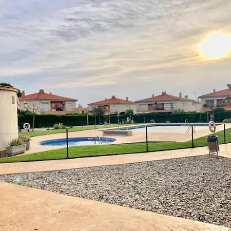 Апартаменты Con Patio Privado, Piscina Comunitaria Y Parking En Miami Playa - Es-9-169