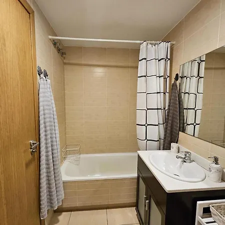 Con Patio Privado, Piscina Comunitaria Y Parking En Miami Playa - Es-9-169 * Les Planes del Rei